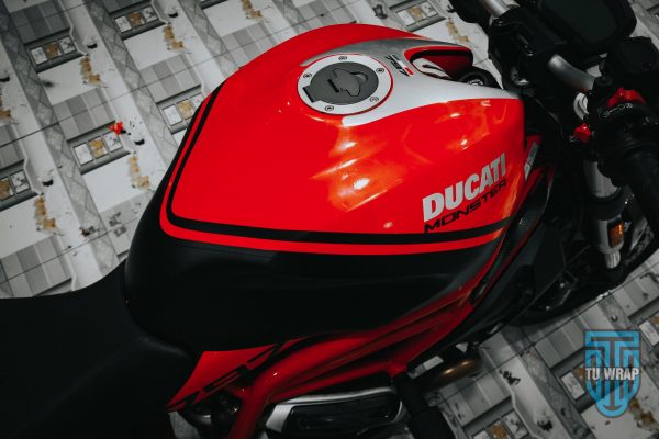 ducati monster 797 lên tem candy đỏ