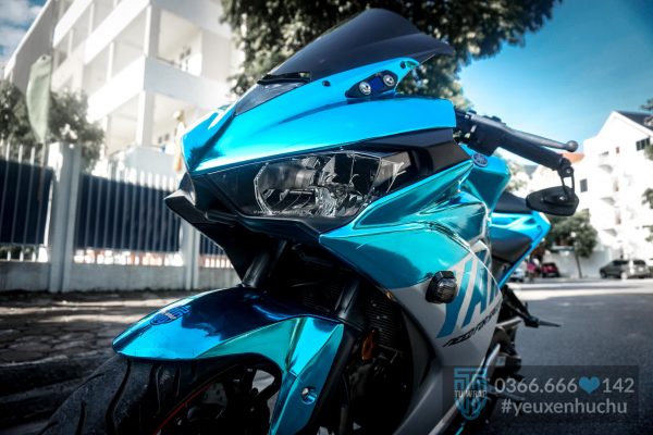 YAMAHA R3 đổi màu Chrome sáng chói