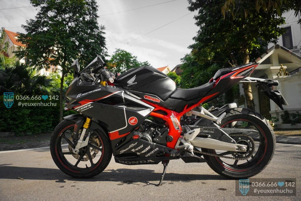 tem xe cbr250rr phối đen light đỏ 2