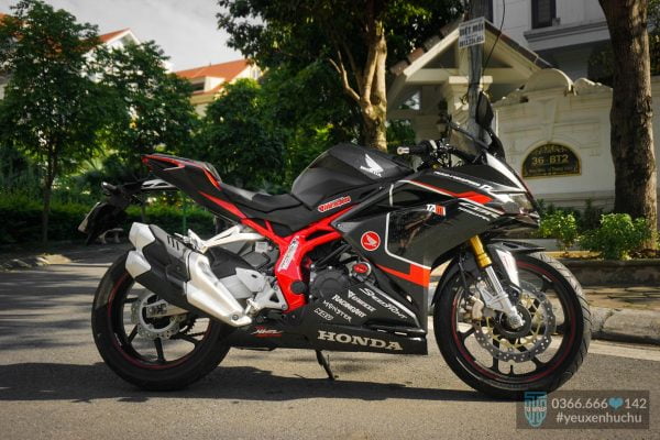 tem xe cbr250rr phối đen light đỏ