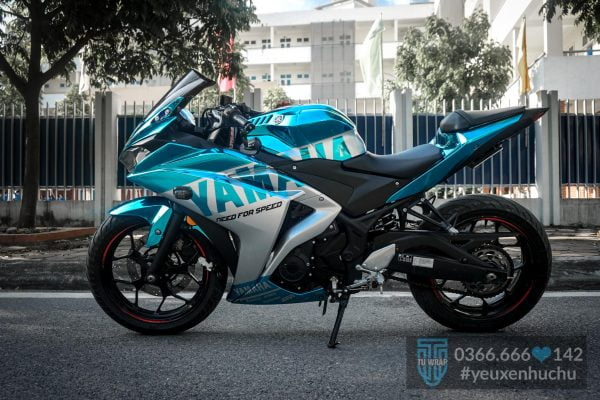 YAMAHA R3 đổi màu Chrome sáng chói