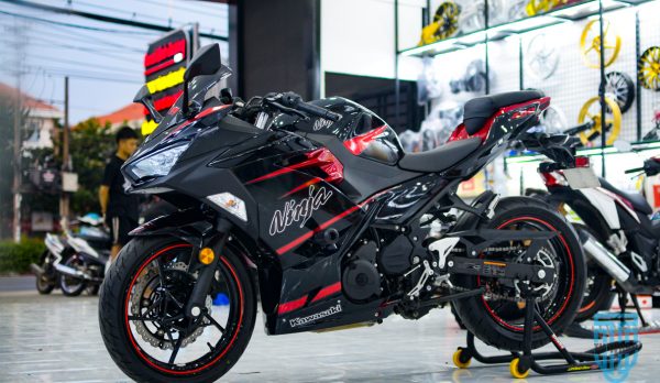 tem xe ninja 400 đổi màu đen bóng