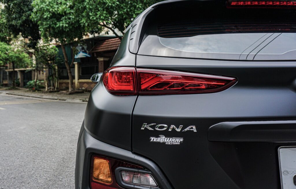 hyundai kona dán đổi màu đen mờ cm01m 6