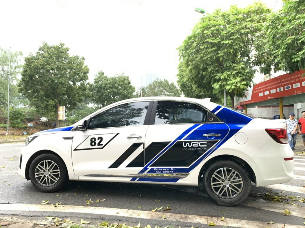 Dán tem sườn xe ô tô Kia Soluto