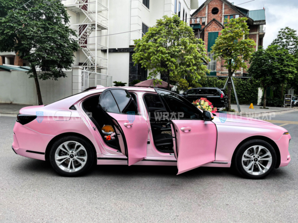 dán đổi màu xe ô tô vinfast lux a màu hồng ech22