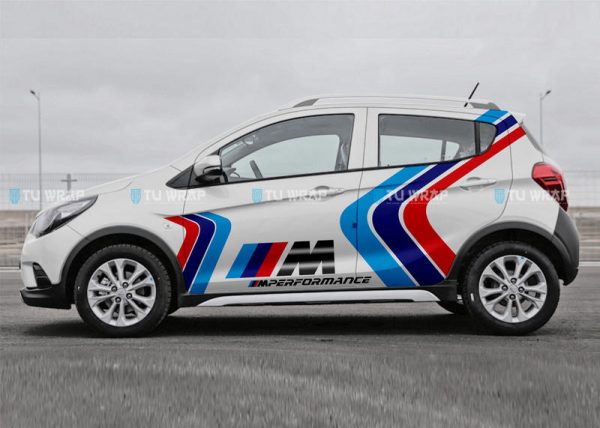 Tem dán sườn xe Fadil phong cách BMW