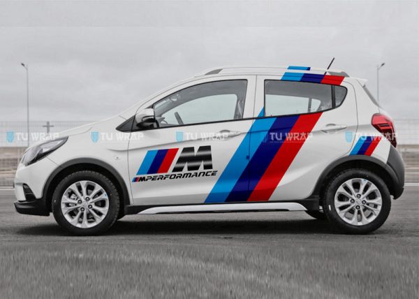 Tem dán sườn xe Fadil phong cách BMW